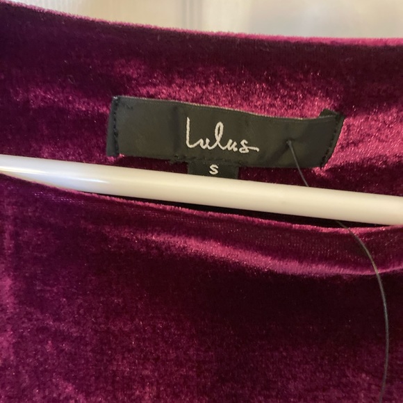 Velvet purple cocktail dress from Lulu’s. Brand new tags still on - Picture 3 of 3